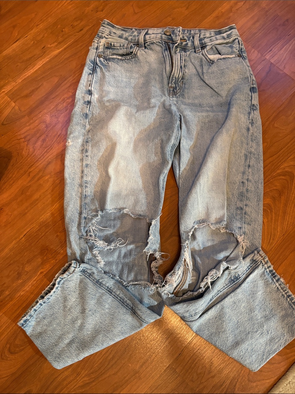 American Eagle Outfitters Light Blue Ripped Boyfriend Jeans